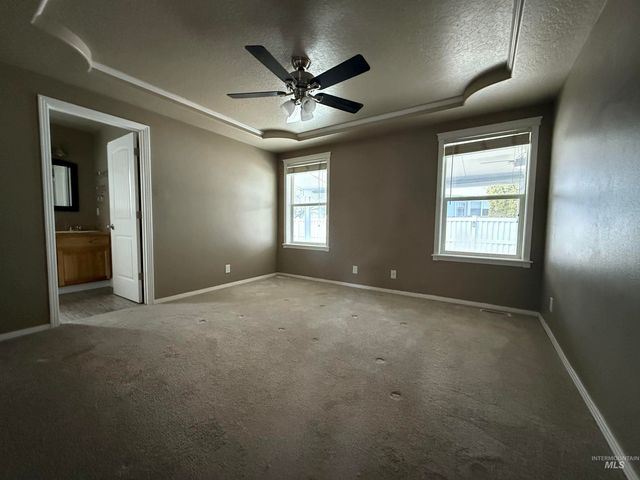 137 S Bryson Ct, Nampa, ID 83686