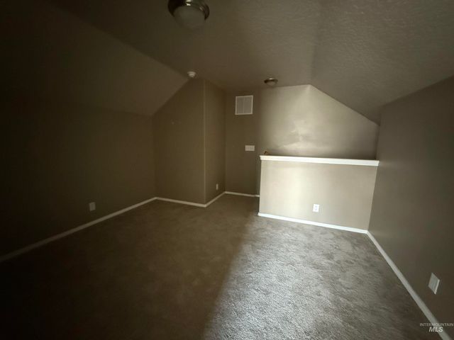 137 S Bryson Ct, Nampa, ID 83686