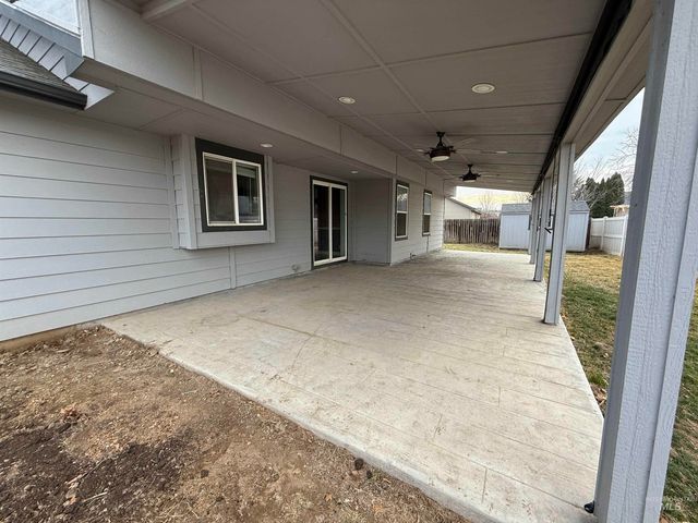 137 S Bryson Ct, Nampa, ID 83686