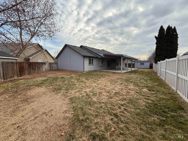 137 S Bryson Ct, Nampa, ID 83686