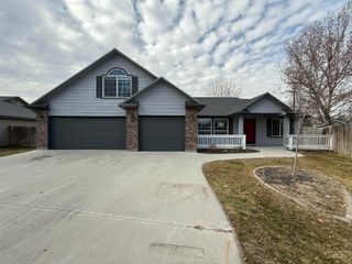137 S Bryson Ct, Nampa, ID 83686