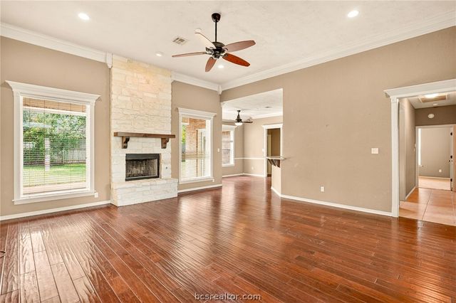 4424 Spring Branch Drive, College Station, TX 77845