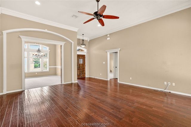 4424 Spring Branch Drive, College Station, TX 77845