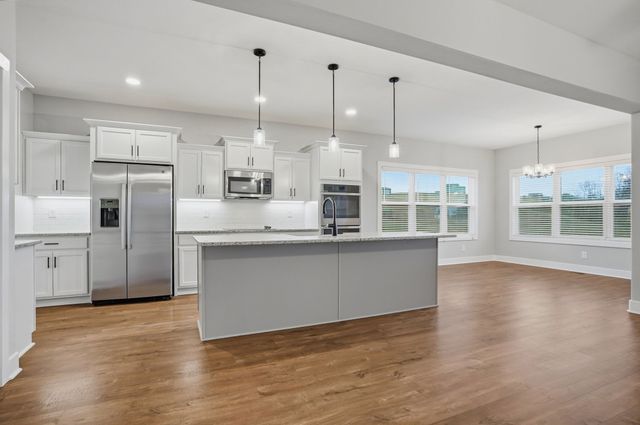 3968 Chapel Hill Rd, Clarksville, TN 37040