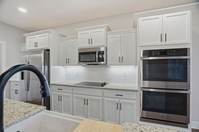 3968 Chapel Hill Rd, Clarksville, TN 37040