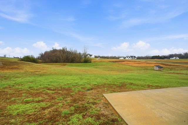 3968 Chapel Hill Rd, Clarksville, TN 37040