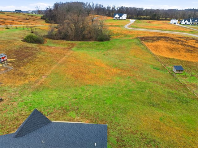 3968 Chapel Hill Rd, Clarksville, TN 37040