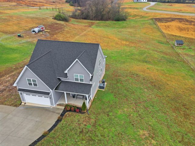 3968 Chapel Hill Rd, Clarksville, TN 37040