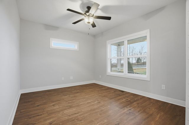 3968 Chapel Hill Rd, Clarksville, TN 37040