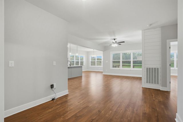 3968 Chapel Hill Rd, Clarksville, TN 37040