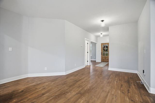 3968 Chapel Hill Rd, Clarksville, TN 37040