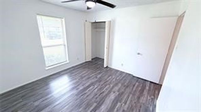 1521 Leicester Street, Garland, TX 75044