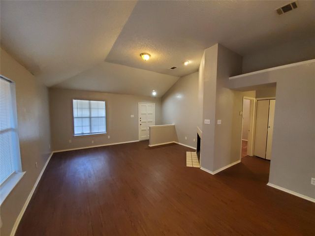 10212 Hillhouse Lane, Dallas, TX 75227