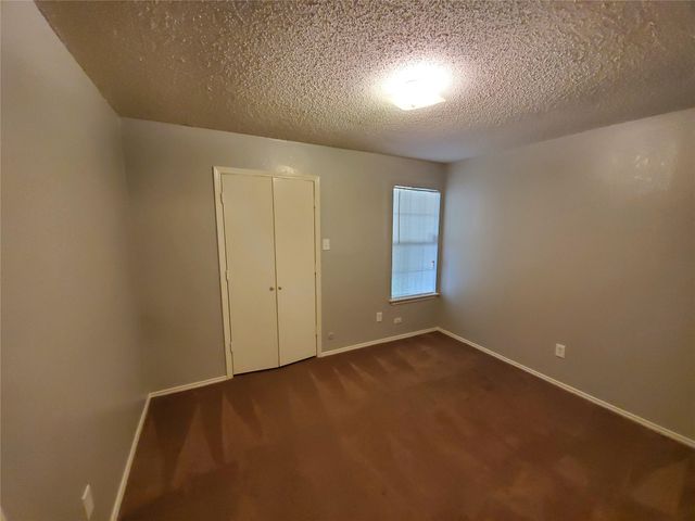 10212 Hillhouse Lane, Dallas, TX 75227