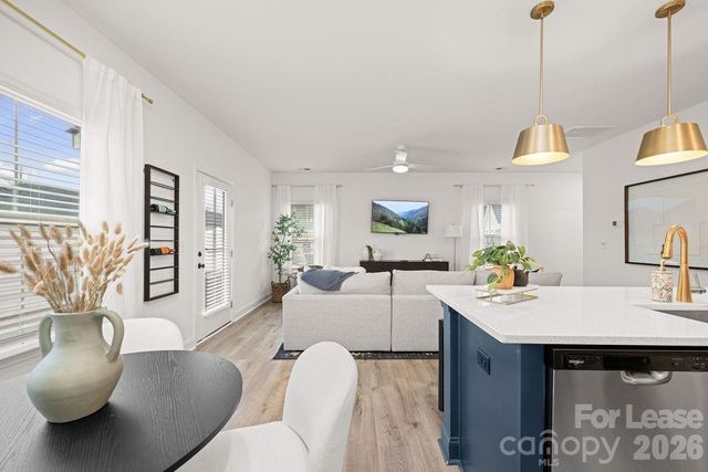 9100 Bluedale Road Beechwood, Charlotte, NC 28216