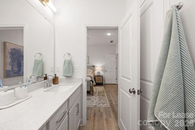 9100 Bluedale Road Beechwood, Charlotte, NC 28216