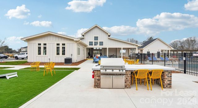 9100 Bluedale Road Beechwood, Charlotte, NC 28216
