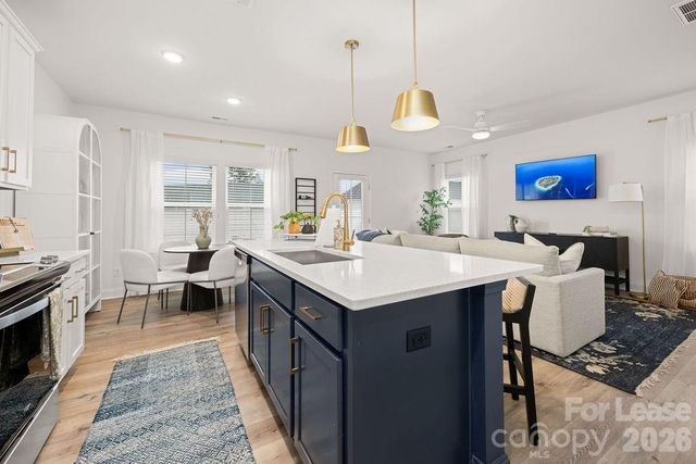 9100 Bluedale Road Beechwood, Charlotte, NC 28216