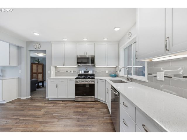 7320 Sw 142ND Ave, Beaverton, OR 97008