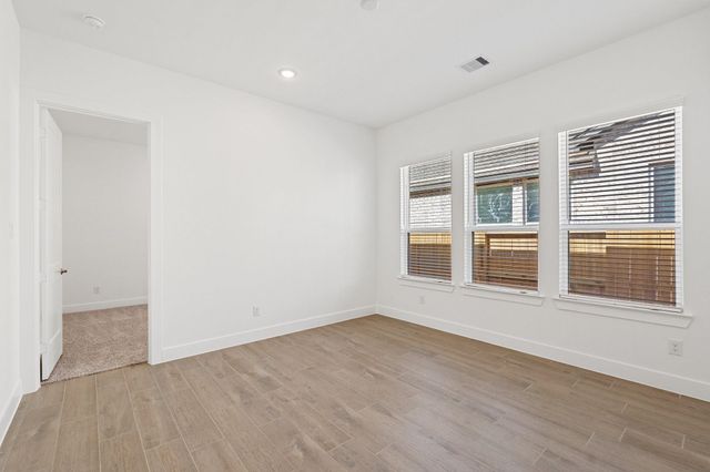 12219 Denham Drive, Mont Belvieu, TX 77423