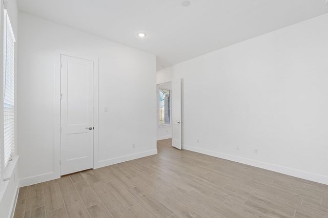 12219 Denham Drive, Mont Belvieu, TX 77423