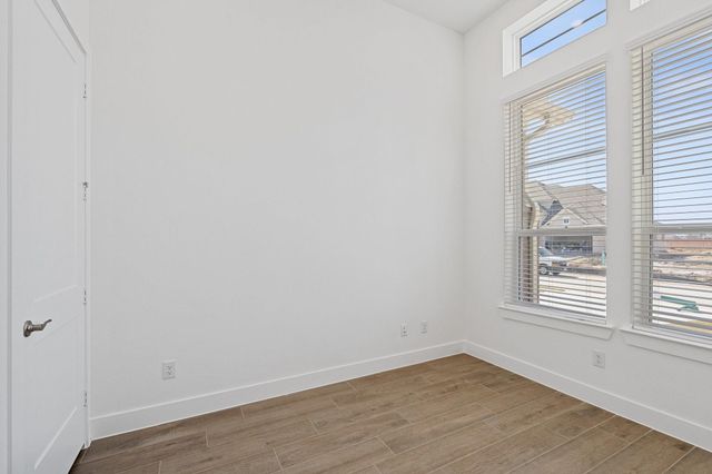 12219 Denham Drive, Mont Belvieu, TX 77423