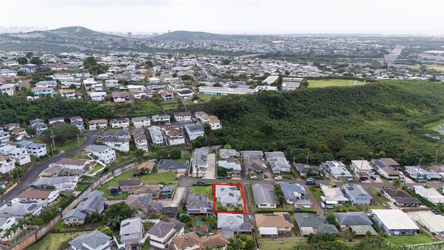 99-682 Kaulainahee Place, Aiea, HI 96701