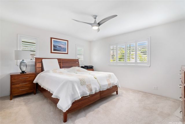 99-682 Kaulainahee Place, Aiea, HI 96701