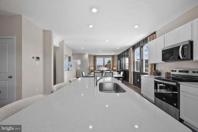 401 ECLIPSE ST, Charles Town, WV 25414