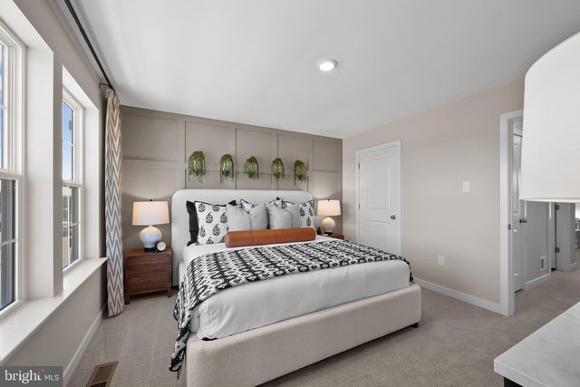 401 ECLIPSE ST, Charles Town, WV 25414