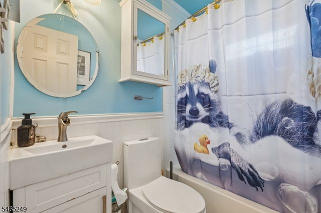 17 Bryant Ave, Bloomfield Twp., NJ 07003