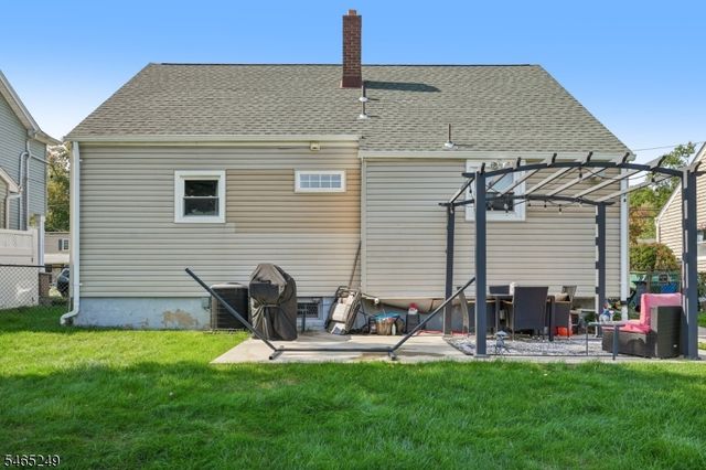 17 Bryant Ave, Bloomfield Twp., NJ 07003