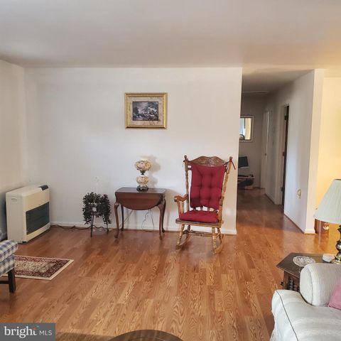 204 CHATHAM VILLAGE RD, Montross, VA 22520