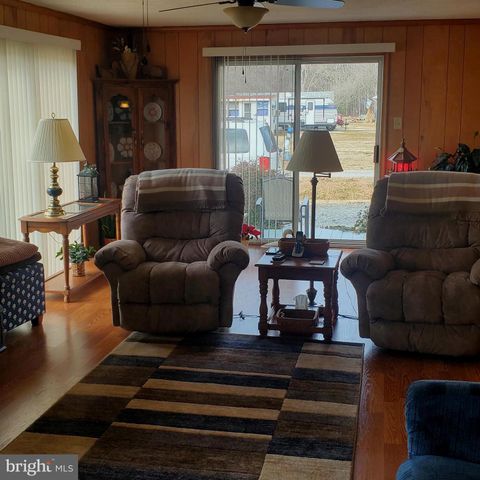 204 CHATHAM VILLAGE RD, Montross, VA 22520