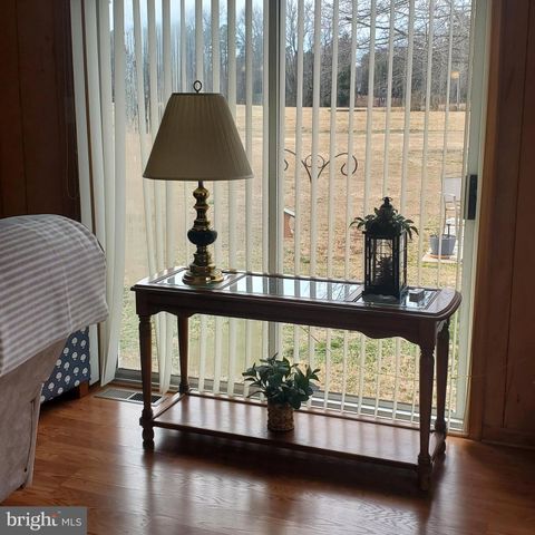 204 CHATHAM VILLAGE RD, Montross, VA 22520