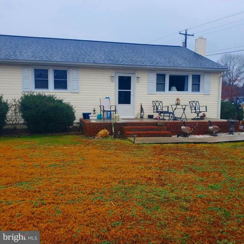 204 CHATHAM VILLAGE RD, Montross, VA 22520