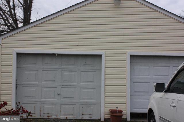 204 CHATHAM VILLAGE RD, Montross, VA 22520