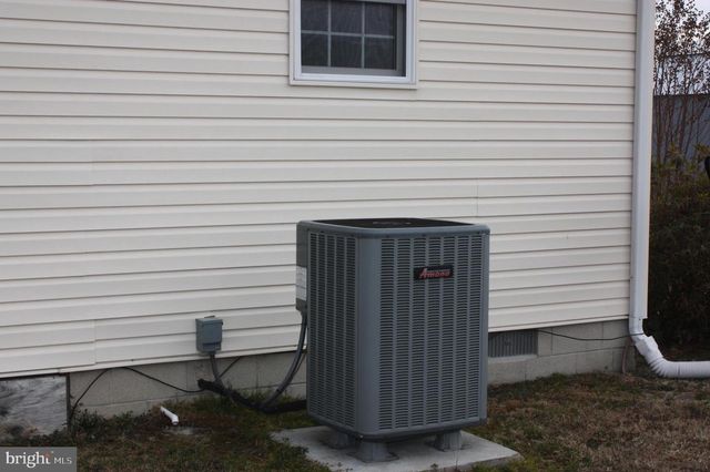 204 CHATHAM VILLAGE RD, Montross, VA 22520