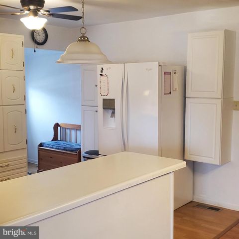 204 CHATHAM VILLAGE RD, Montross, VA 22520