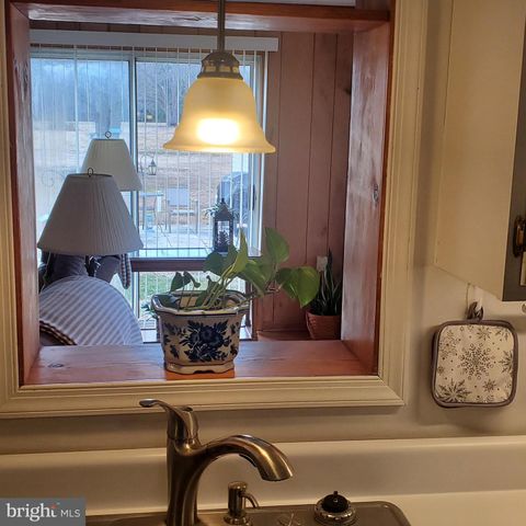 204 CHATHAM VILLAGE RD, Montross, VA 22520