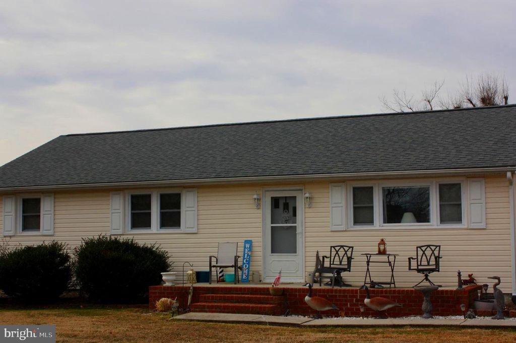 204 CHATHAM VILLAGE RD, Montross, VA 22520