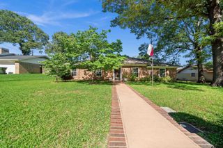 8312 Oxford Dr, Tyler, TX 75703