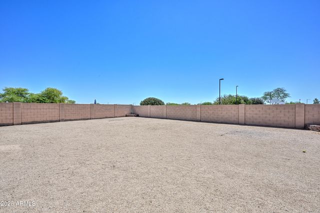 11751 W DALEY Lane, Sun City, AZ 85373
