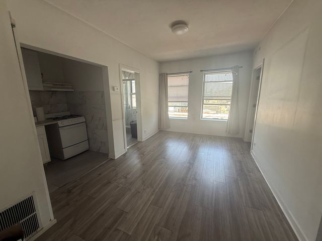 3420 W Irving Park Avenue 35, Chicago, IL 60618