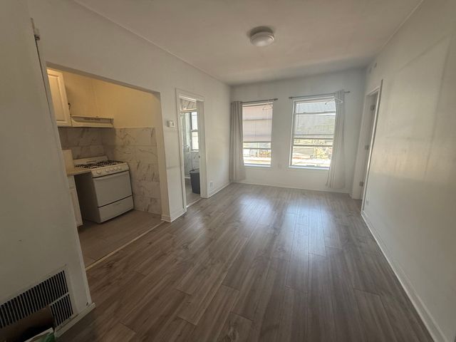 3420 W Irving Park Avenue 35, Chicago, IL 60618