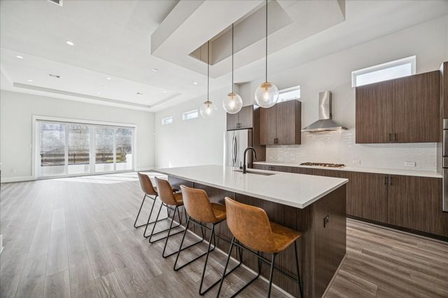 1412 Lawrence Street, Houston, TX 77008