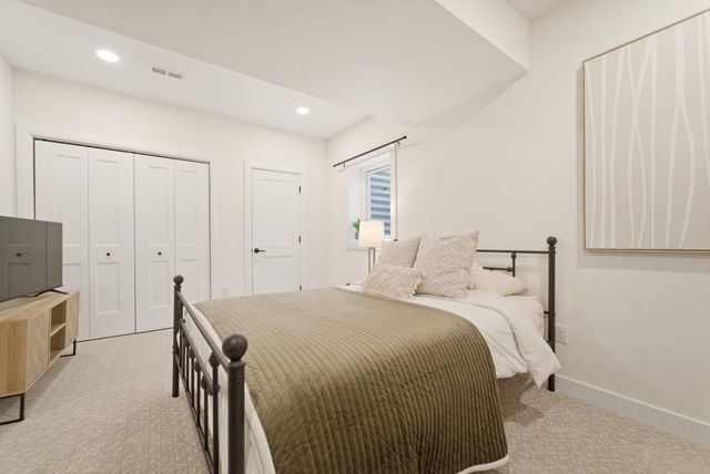 825 Schilling Drive, Crown Point, IN 46307
