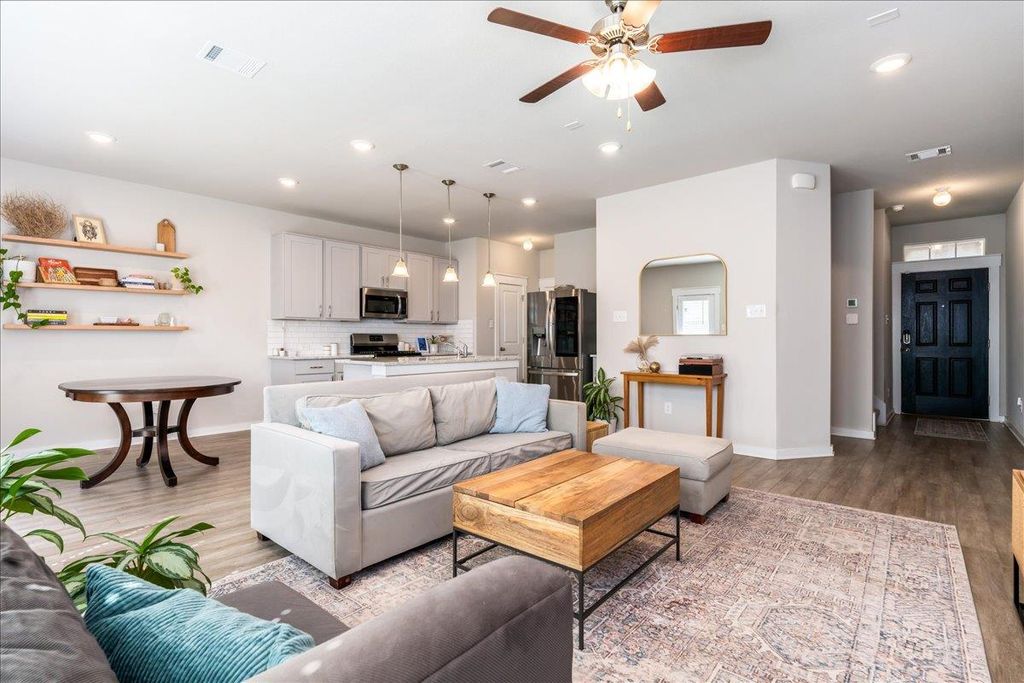 17103B Crane Fly DR, Pflugerville, TX 78660