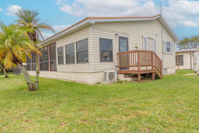 1185 Rosebud Avenue, Okeechobee, FL 34974