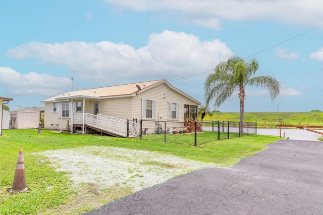 1185 Rosebud Avenue, Okeechobee, FL 34974